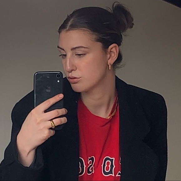 Profile Picture of Mackenzie Casey (@mackenziecaseyy) on Poshmark