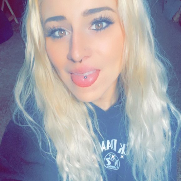 Profile Picture of Sydney Leavitt (@shewolf27) on Poshmark