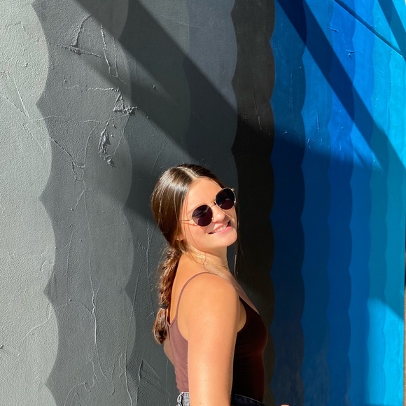 Profile Picture of Lindsay Puhalski (@linds_puhalski) on Poshmark