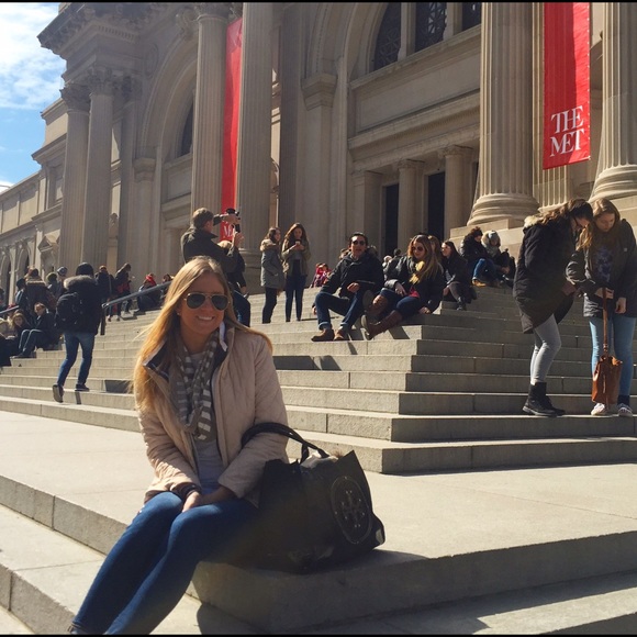 Profile Picture of Julia Johnston (@juliajohnston) on Poshmark