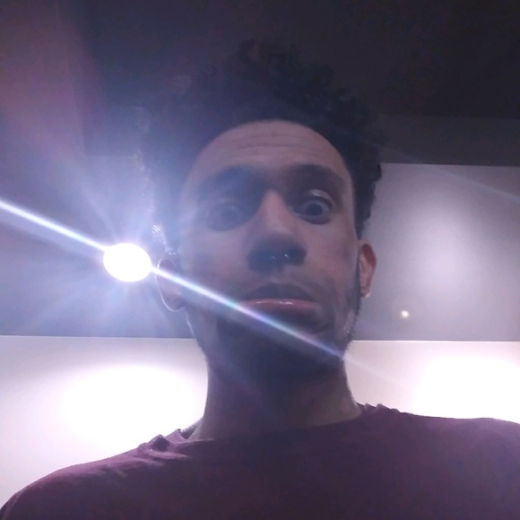 Profile Picture of Carlo Jackson (@carlo265) on Poshmark