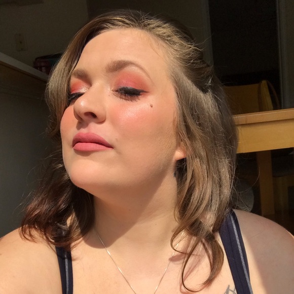 Profile Picture of Courtney Skarzynski (@leighskarz) on Poshmark