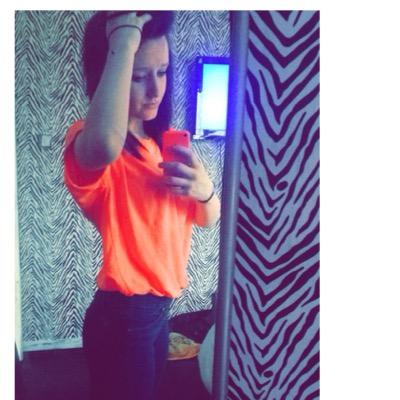 Profile Picture of Chloe Warren (@chloewarren320) on Twitter