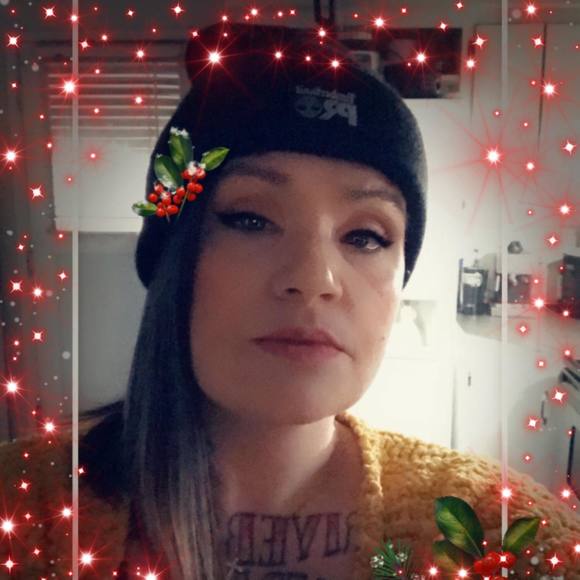 Profile Picture of Sara Carr (@saracarr770) on Poshmark