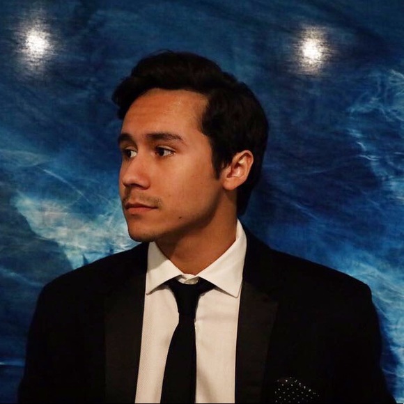 Profile Picture of Andres Irias (@andresi09) on Poshmark