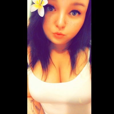 Profile Picture of Burr 🌻❤️ (@amber_baby101) on Twitter