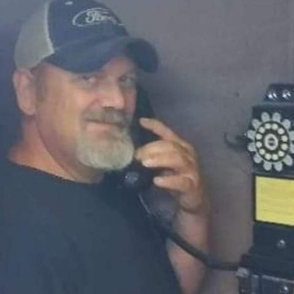 Profile Picture of Jeff Catt (@bucktenfer65) on Poshmark