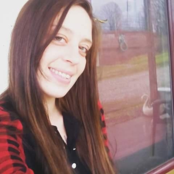 Profile Picture of Felicia Worley (@fefe16) on Poshmark