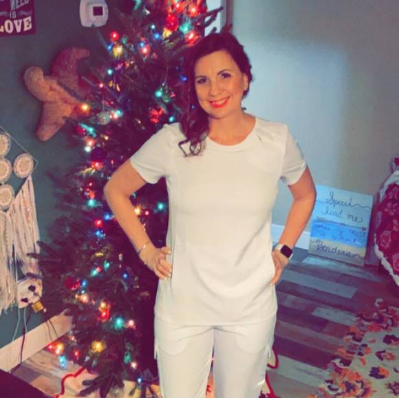 Profile Picture of Jennifer Schweickert (@jenschweickert) on Poshmark