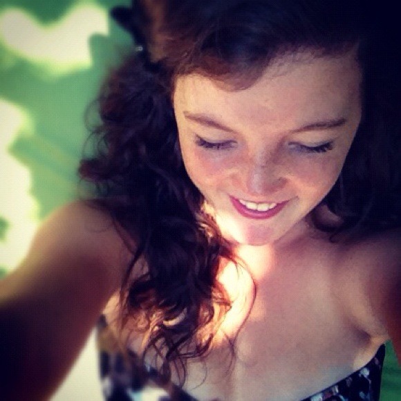 Profile Picture of Georgi Crummer (@georgicrummer) on Poshmark