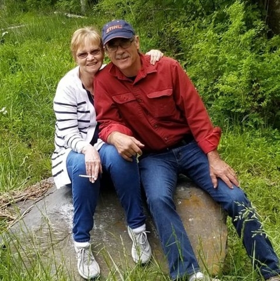 Profile Picture of Carolyn Mcgaw (@candhlawson) on Poshmark