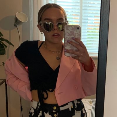 Profile Picture of Hannah Barrow (@hannahbarrow98) on Twitter