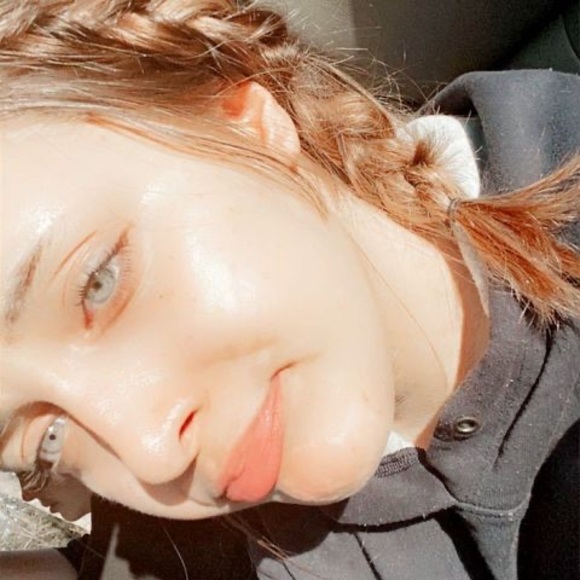 Profile Picture of Jade Gordon (@jadegordon624) on Poshmark