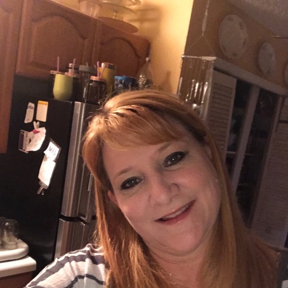 Profile Picture of Tammy Oubre (@tammyoubre) on Poshmark