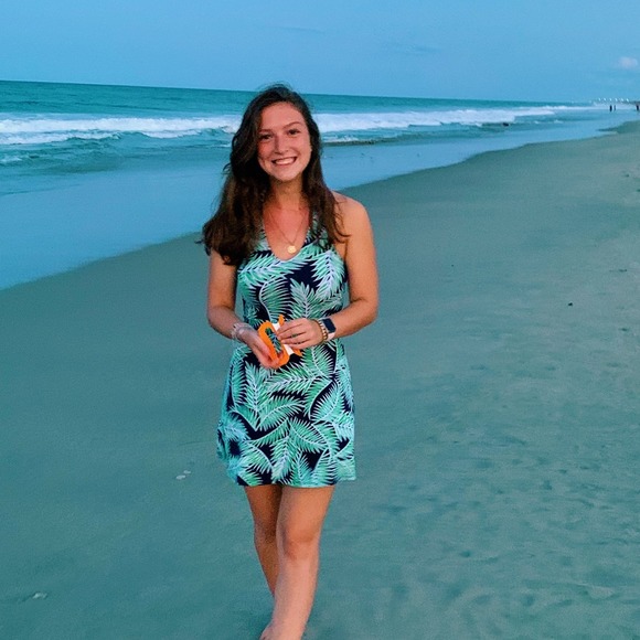 Profile Picture of Summer Daniels (@summerdaniels9) on Poshmark