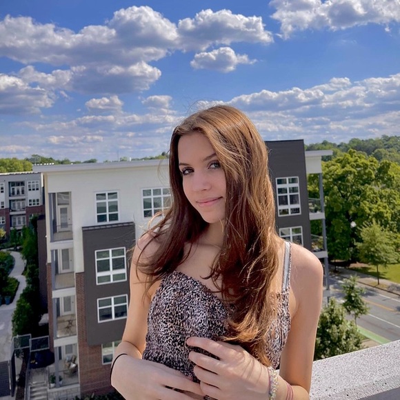 Profile Picture of Lisa Mcclain (@lisabmcclain) on Poshmark