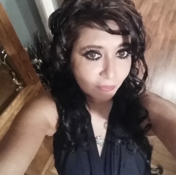 Profile Picture of Ladina Rangel (@batmanshit123) on Poshmark