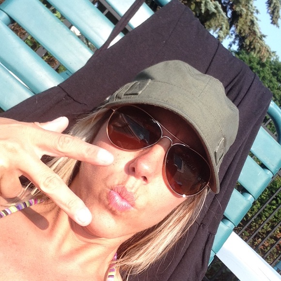 Profile Picture of Laura Harrity (@lharrity) on Poshmark