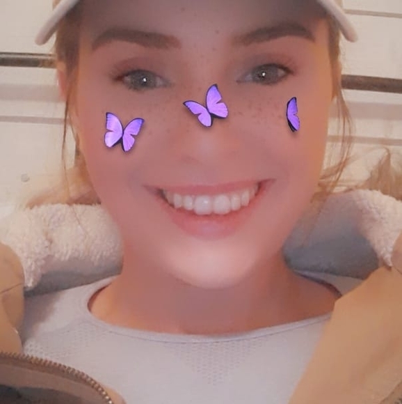 Profile Picture of Madelynn Allen (@madelynnallen) on Poshmark