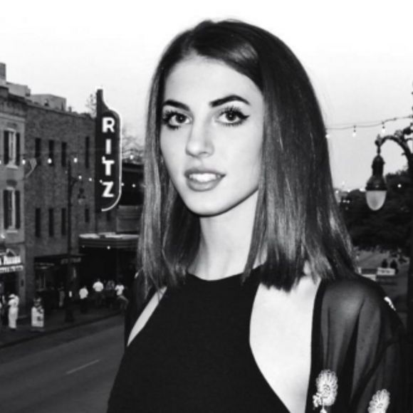 Profile Picture of Gaby Fagelman (@gabfagelman) on Poshmark