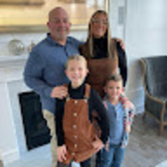 Profile Picture of Monica Alexander (@monicaalexan21) on Poshmark