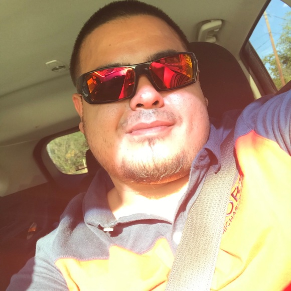 Profile Picture of Daniel Rosas (@danielrosas132) on Poshmark