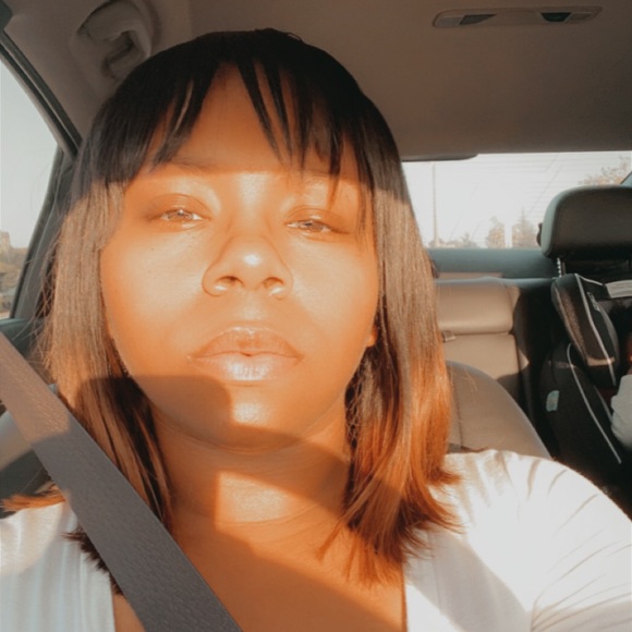Profile Picture of Janae Nash (@sheisme0114) on Poshmark