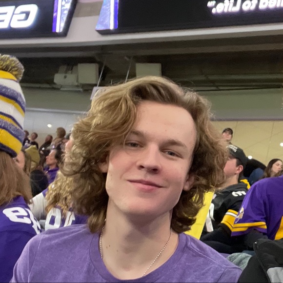 Profile Picture of Mark Raymond (@markraymond) on Poshmark