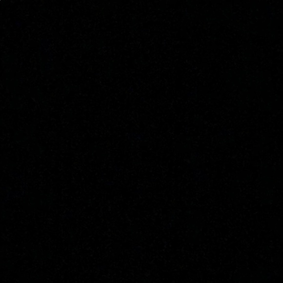 Profile Picture of Elizabeth Pinney (@elizabethtro940) on Poshmark