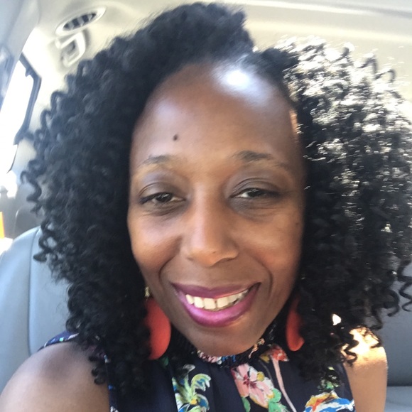 Profile Picture of Robin Mcclendon (@beans41710) on Poshmark
