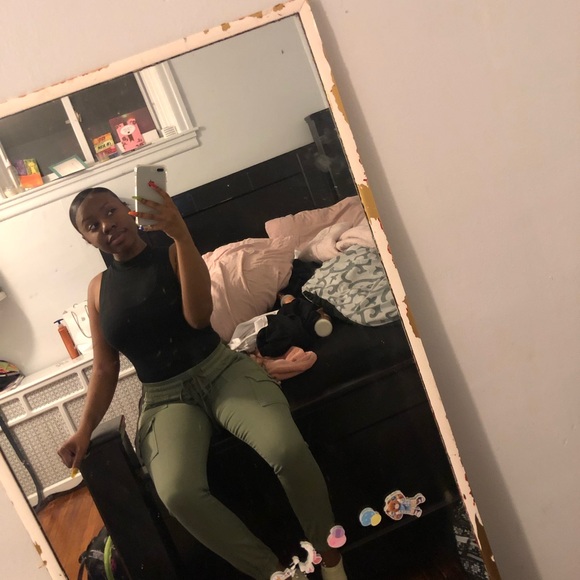 Profile Picture of Sade Mcburrows (@sadetenice) on Poshmark