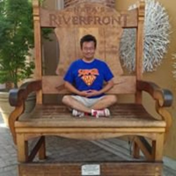 Profile Picture of Eric Hsu (@bighsu) on Poshmark