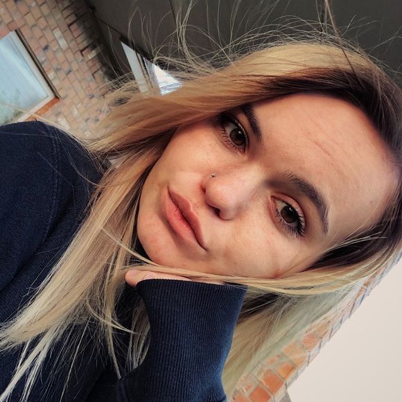 Profile Picture of Lauren Hannah (@lauuur08) on Poshmark