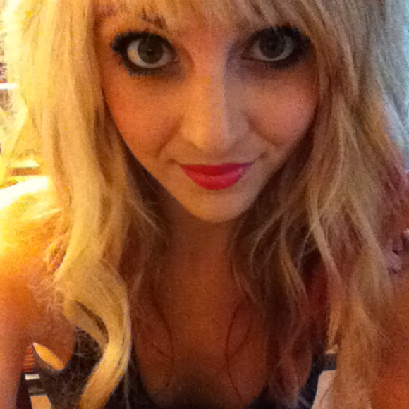 Profile Picture of Katie Bujnowski (@lovekennedy) on Poshmark