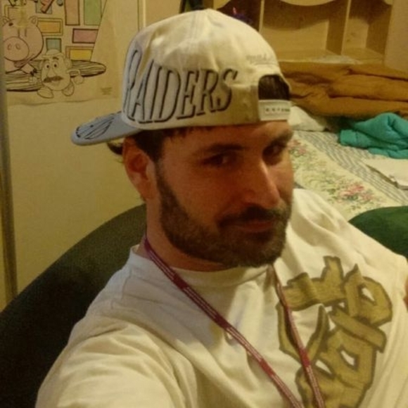 Profile Picture of James Elvis (@jelvis1973) on Poshmark