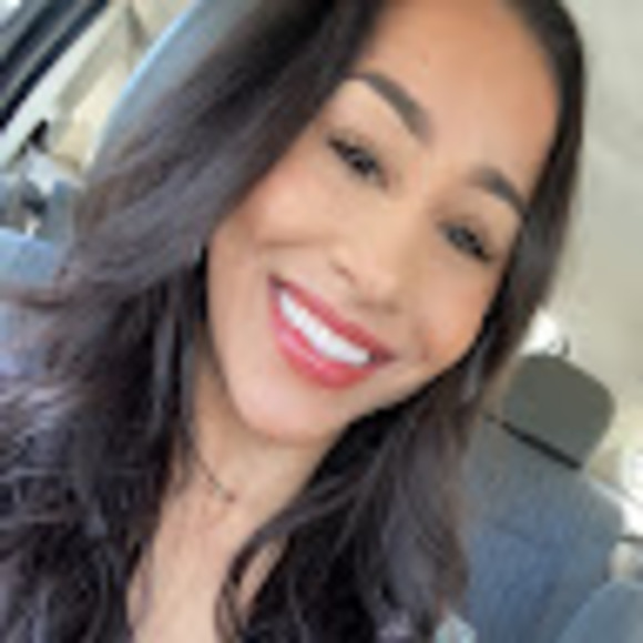 Profile Picture of Aleksandra Gibler (@aleksdgibler) on Poshmark