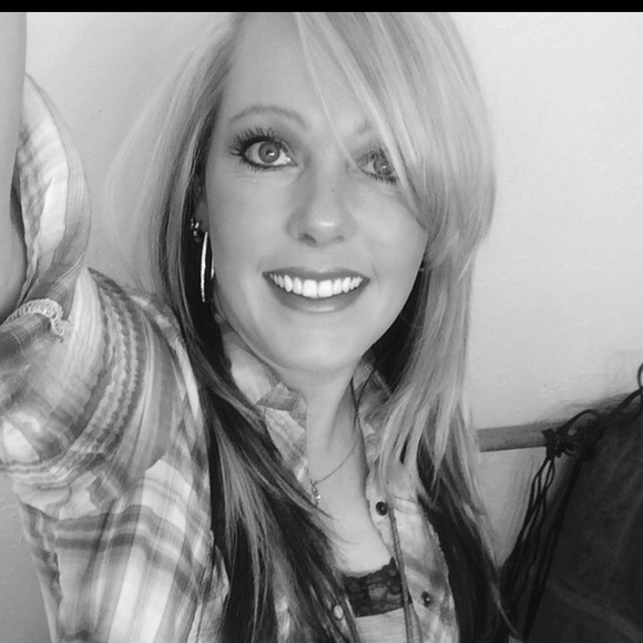 Profile Picture of Christina Jorgenson (@christina7368) on Poshmark