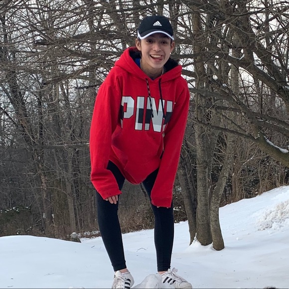 Profile Picture of Cecilia Sarnowski (@c_sarnowski) on Poshmark