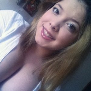 Profile Picture of Alondra (@alondra2418) on Myspace