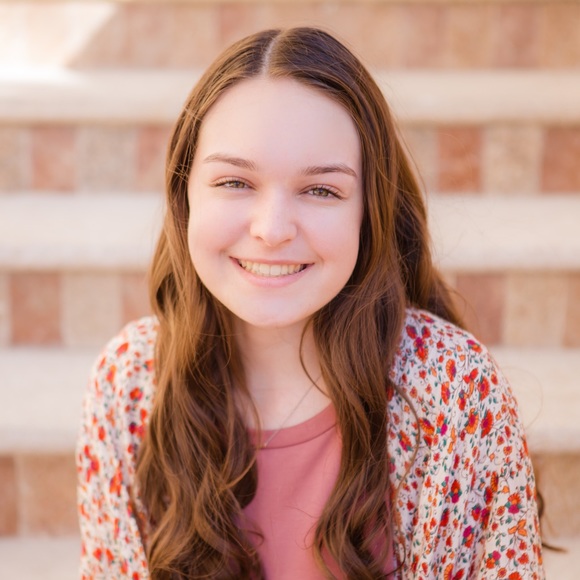 Profile Picture of Alexia Bogden (@alexiabogdem) on Poshmark