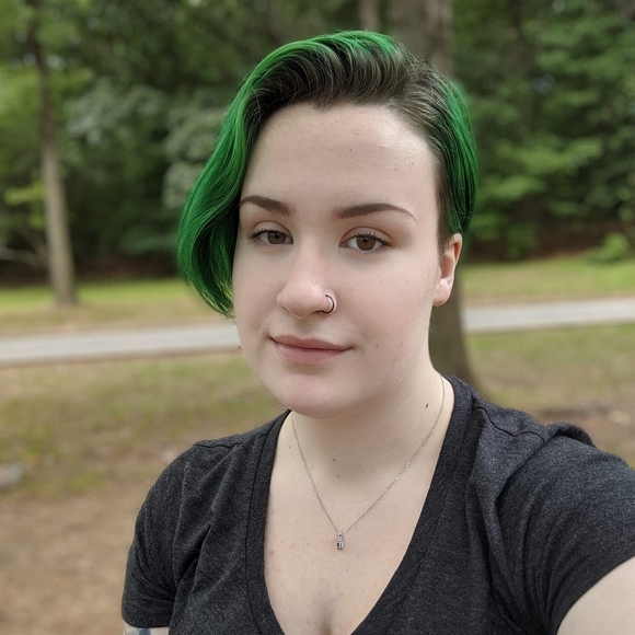 Profile Picture of Caitlin Ackalitis (@catackalitis) on Poshmark