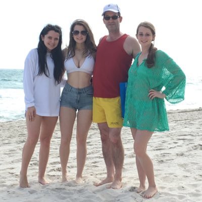 Profile Picture of Bailey Jennaon Twitter