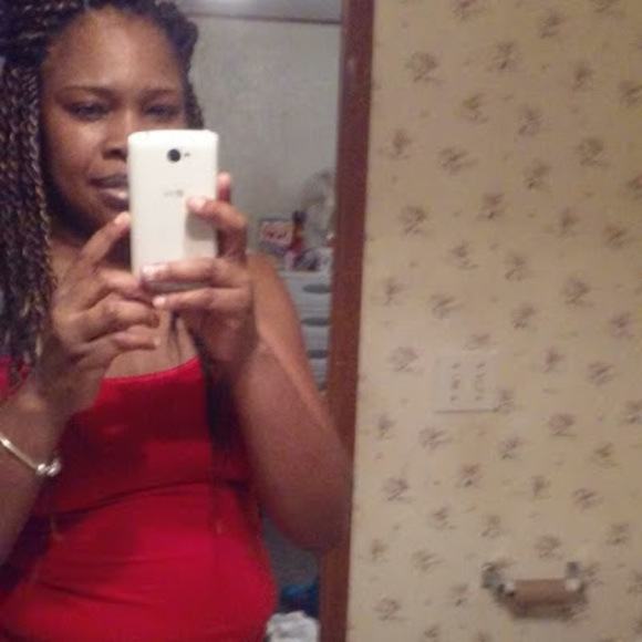 Profile Picture of Calvernetta Mcdonald (@calvernetta_m) on Poshmark