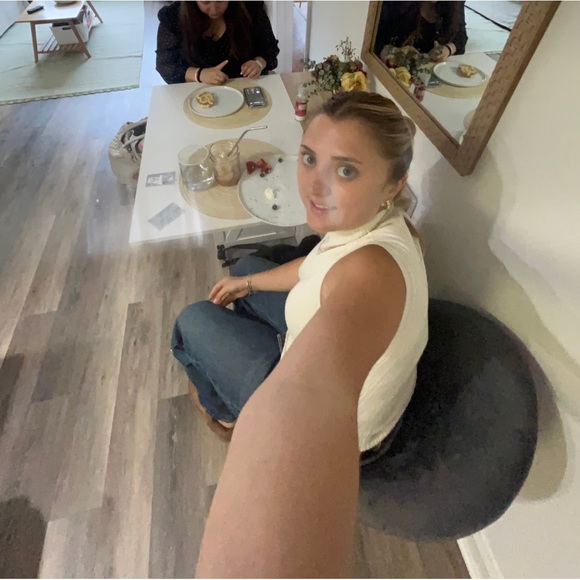 Profile Picture of Chrissy Dibrigida (@chrissycray23) on Poshmark