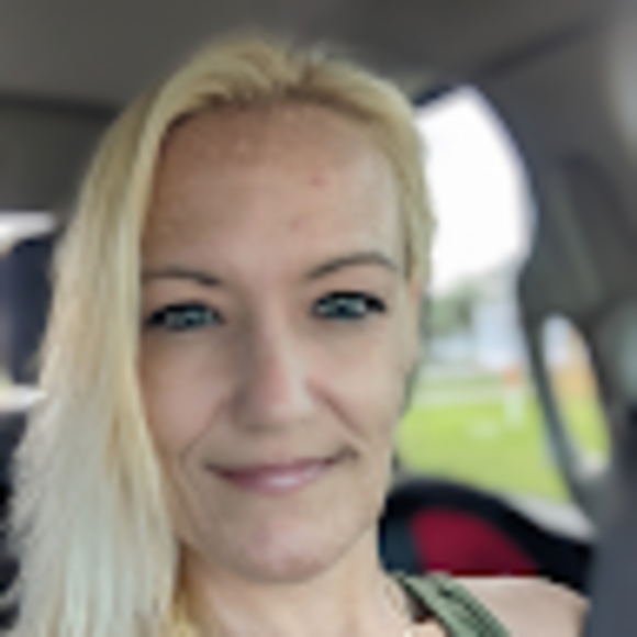 Profile Picture of Tia Cundiff (@tiacundiff5) on Poshmark