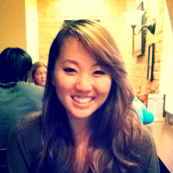 Profile Picture of Heffy Kim (@heffykim) on Poshmark