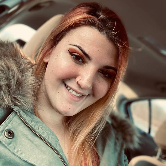 Profile Picture of Julissa Curcie (@jcurcie122) on Poshmark