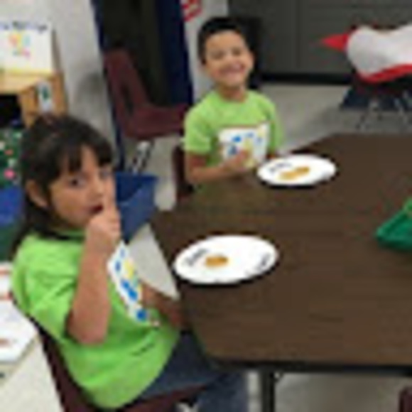 Profile Picture of Robin Fowler (@srf14lmf17) on Poshmark