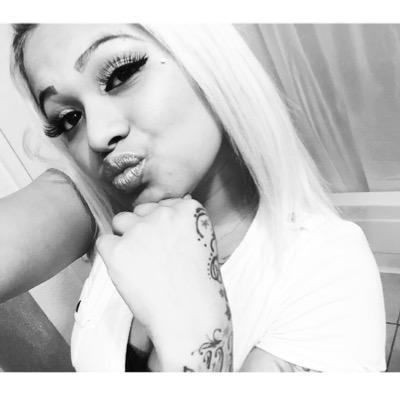 Lesly Flores - Twitter Profile Picture of Lesly Flores (@_AdamBombsMommy) on Twitter