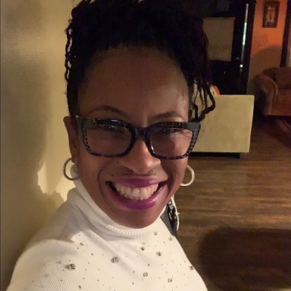 Profile Picture of Tyra Scott (@tyrascott503) on Poshmark